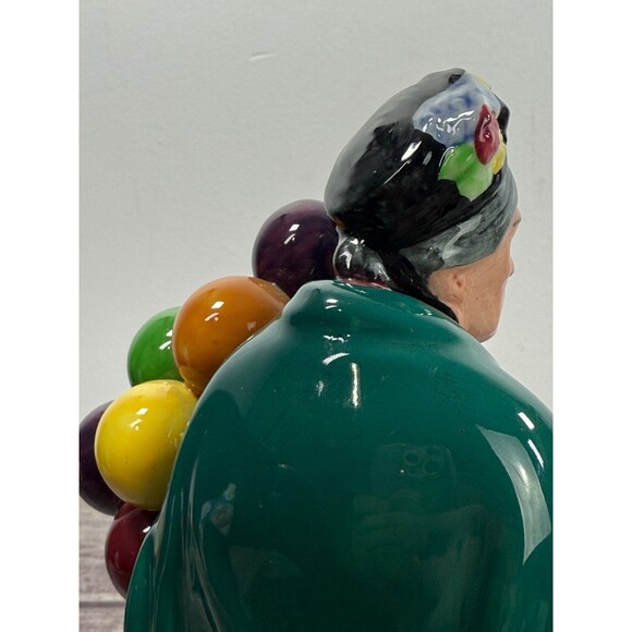 Vintage Royal Doulton The Old Balloon Seller HN1315 England 7.5" Tall 1940s Mint - Picture 7 of 16